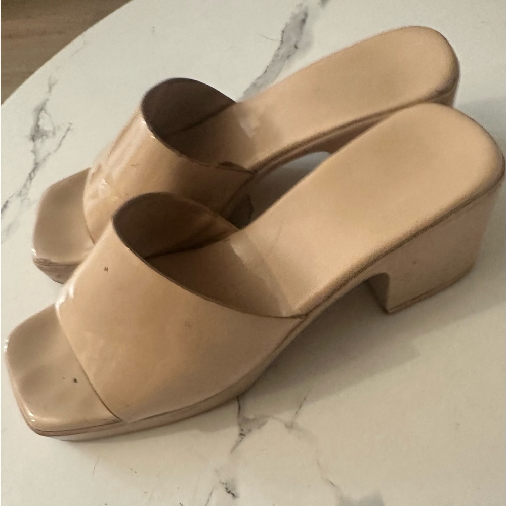 Super used size 6 vintage platform  tan slides